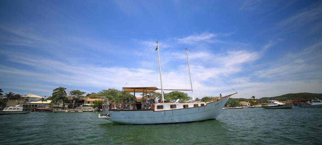 Escuna Maria Antonia.: A escuna Maria Antonia é um belo barco de 43 pés, com linhas clássicas, segura, confortável e sofisticada.