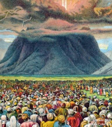 Êxodo 19.20 E, tendo o Senhor descido sobre o monte Sinai, sobre o cume do monte, chamou a Moisés ao cume do monte; e Moisés subiu. Êxodo 19.