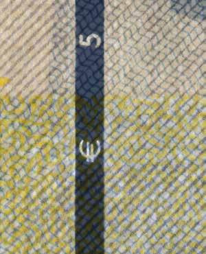transparência. No filete de segurança das notas da série 1 pode ler-se a palavra "EURO" e o valor da denominação.