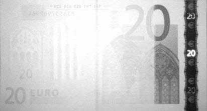 20 Genuinidade das notas de euro Tintas com reação à luz infravermelha Na impressão de uma nota de euro são utilizadas