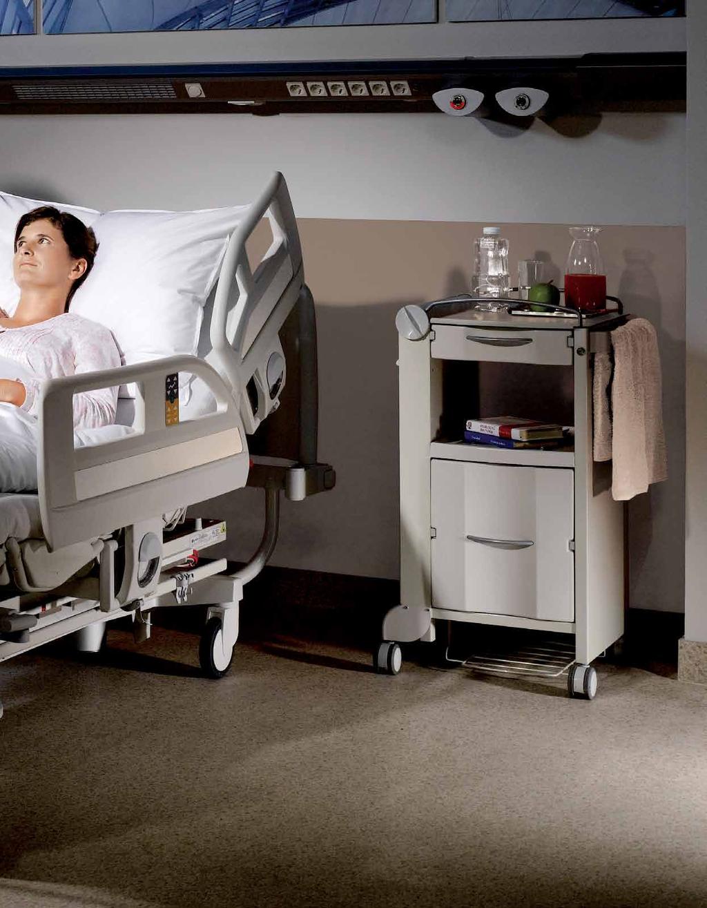 A cama Eleganza 3 tem um efeito positivo no tratamento e recuperação dos pacientes e garante que o trabalho da equipe hospitalar eficaz e fácil com a ajuda de características funcionais únicas.