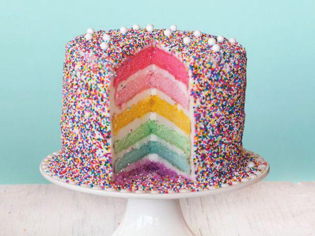 01 Introdução Quem não gosta de um bolo bem fofinho? Desvendamos para você alguns segredos que vão te ajudar a fazer o bolo perfeito!