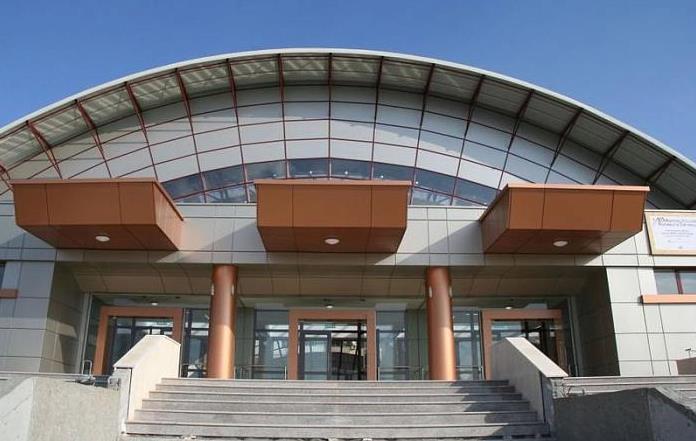 Com capacidade para 1500 espectadores nas bancadas, foi inaugurado em 2011, após cinco anos em construção A cidade de Calarasi, no