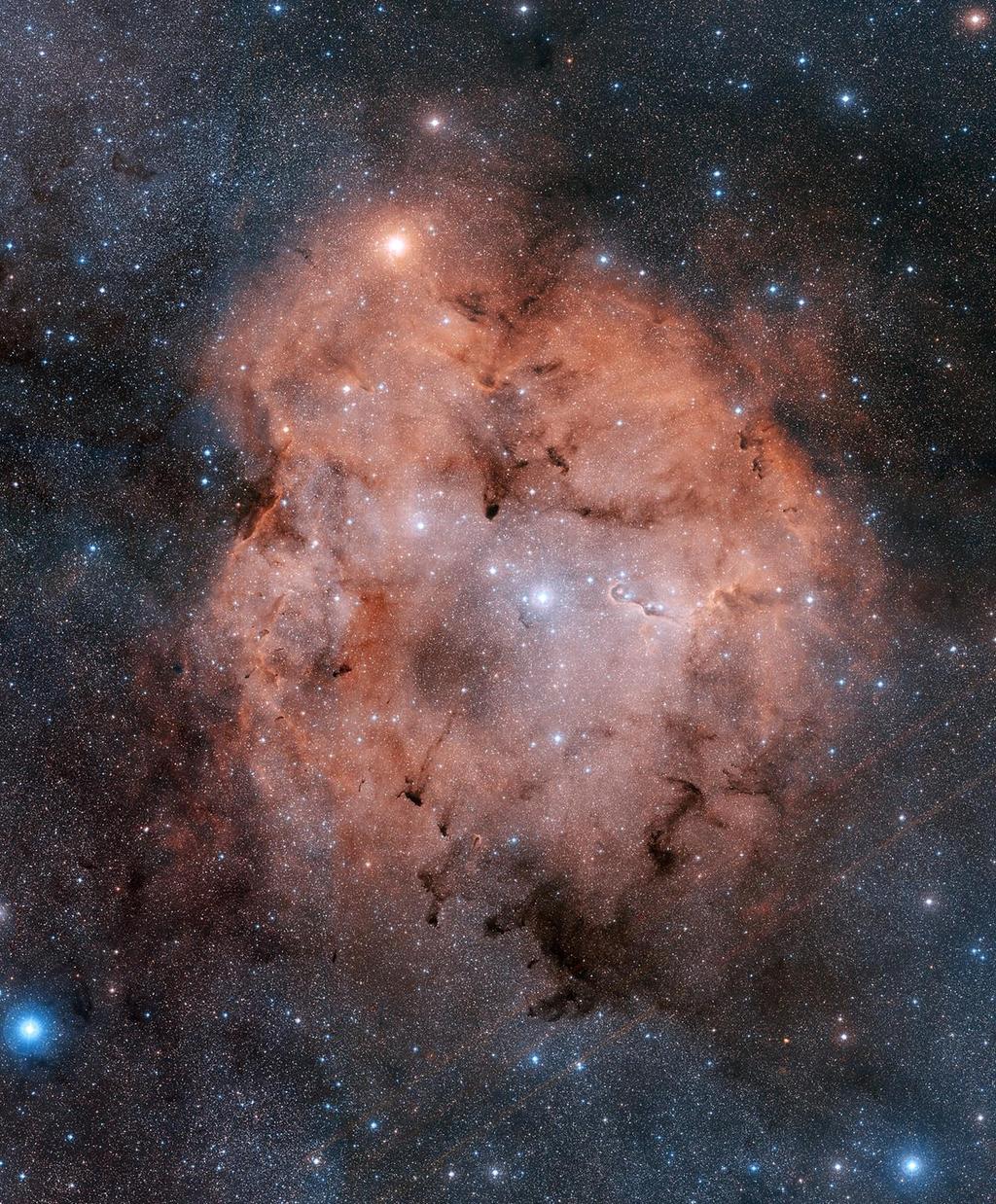 Nebulosa de Emissão em Cepheus Imagem: Digitized Sky