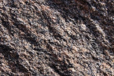 Rochas ígneas ou magmáticas São formadas a partir do resfriamento do magma, podendo ocorrer na superfície ou no interior da