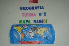 Figura 1: Mapa-múndi Figura 2: Maquete sobre o Litoral Paraibano Fonte: Arquivo da autora Como podemos perceber que os alunos são bastantes interessados na realização de maquetes e são bastantes