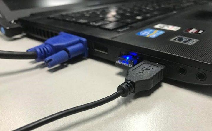 não for possível, talvez seja sensato usar um cabo de extensão USB para maior flexibilidade no posicionamento do stick recetor.