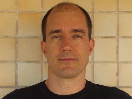 Guilherme Siqueira Simões Possui mais de 20 anos de experiência em desenvolvimento de sistemas.