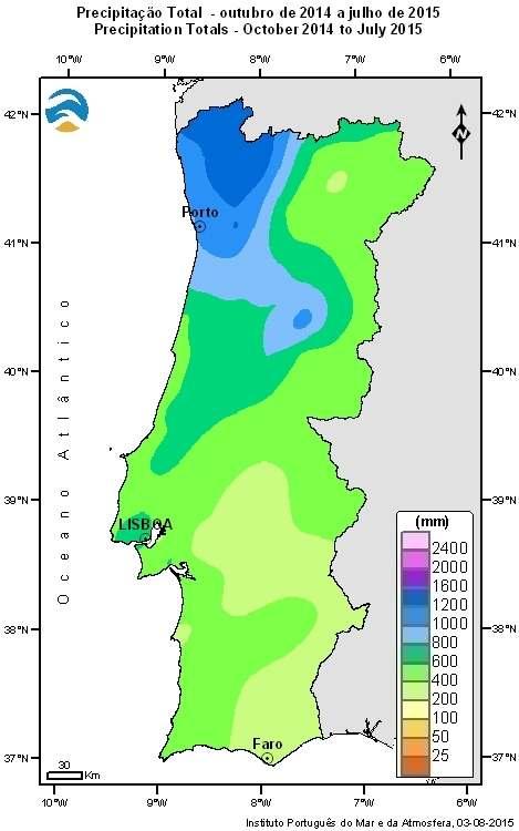 Figura 5 - Precipitação acumulada desde 1 de outubro 2014 (esq.) e percentagem em relação à média 1971-2000 (dir.