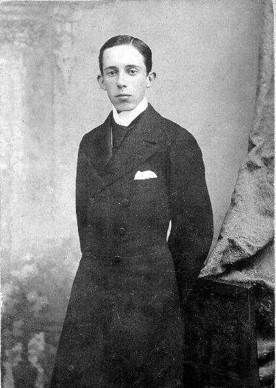 O jovem Santos Dumont, em foto de 1892.