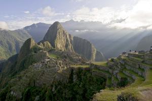 O primeiro objetivo de hoje será chegar até o topo da montanha, a última antes de chegar ao vale do rio Aobamba, que nos conecta a Machu Picchu.