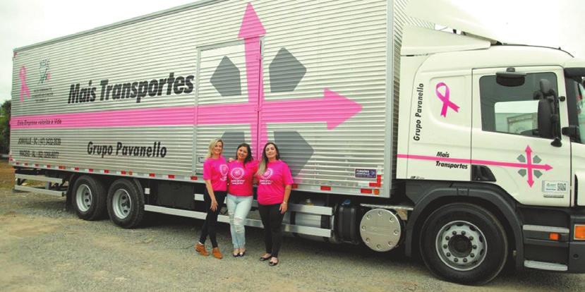 A Mais Transportes aderiu à campanha com um caminhão novo pintado com faixas rosa e o laço símbolo da campanha.