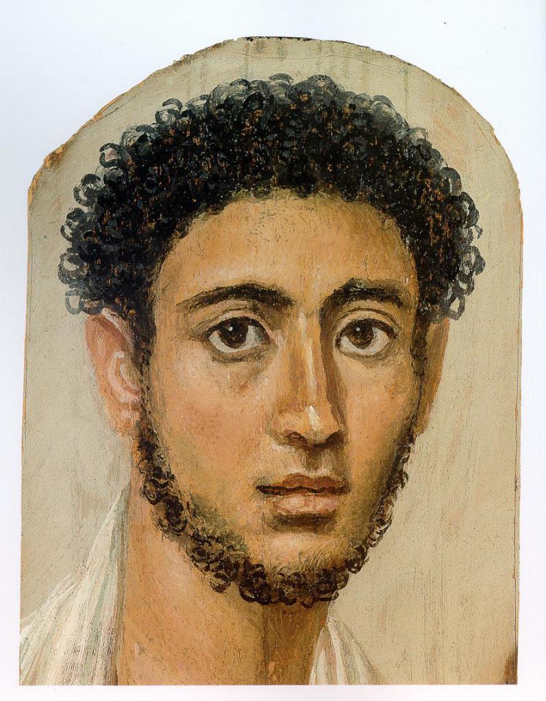 Retratos Os retratos foram anexados aos rostos das múmias. Eles geralmente retratam uma única pessoa, mostrando a cabeça, ou cabeça e parte superior do tórax, visto frontalmente.