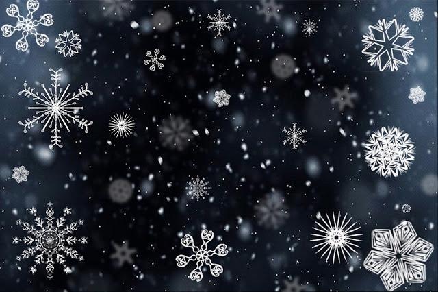 Flocos de neve para enfeitar o natal passo a passo com Moldes- CRÉDITOS: PIXABAY Veja o passo a passo com imagens ilustrativas ensinando a fazer flocos de neve para enfeitar o natal, é muito fácil e