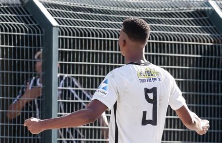 Pela primeira vez, Corinthians anuncia patrocínio para base POR REDAÇÃO O Corinthians assinou um contrato de um ano com a Betel, empresa especializada em equipamentos de proteção individual.