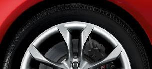 Audi S5 Cabrio Versão S (8F7S4Y + WK7 + N3M) Conforto e Conveniência 5TG Acabamento interno em alumínio escovado fosco 7F9 Alavanca de câmbio em couro 6E3 Apoio de braço dianteiro 7P1 Apoio lombar