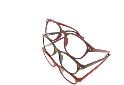 Óculos de leitura de forma redonda com acabamento raspado Haste com mola Estojo incluído 2 50 mm 35 mm 19 mm 145 mm Conjunto de óculos de leitura 7505 99 15 (1 por cor e dioptria) Bege-preto