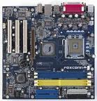 Hardware Arquitetura - Placa Mãe Não é preciso descrever em muitos detalhes a importância da placa mãe em um PC, pois é nela que o processador, memória, placa de vídeo e demais periféricos são