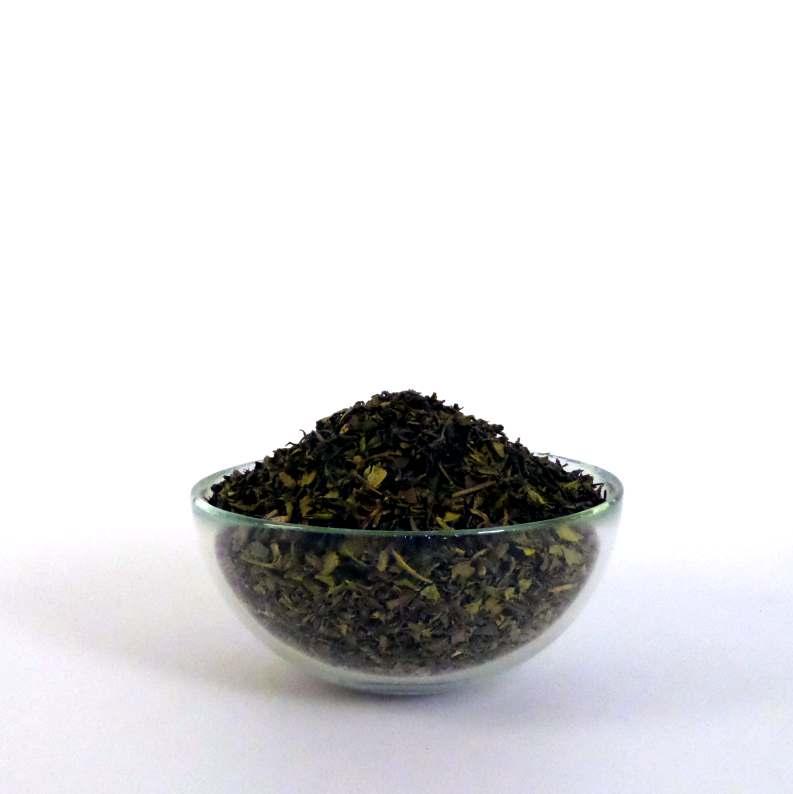 Tipos de Chá A bebida que originalmente recebe o nome de chá, deriva de folhas da planta Camellia Sinensis. Existe em diversas variedades e contém teína, a cafeína do chá.