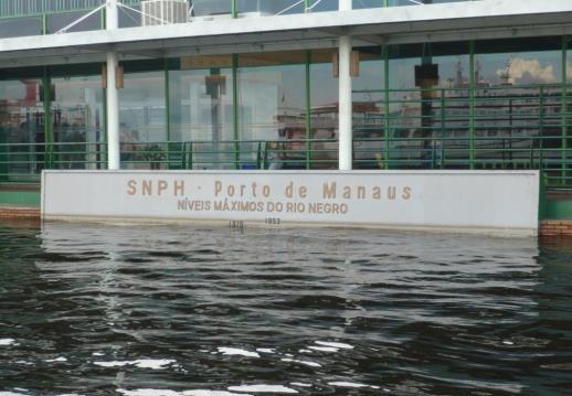 3. Ocorrência de eventos extremos no rio Negro em Manaus Rio Negro em Manaus 14990000 Cheia máxima: 29 de maio de 2012 Cota: 29,97 m Nº de ordem Curvas envoltórias das cotas diárias observadas em