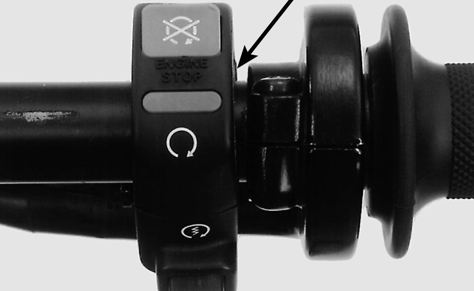XR250 INTERRUPTOR DE IGNIÇÃO LUZES/INDICADORES/INTERRUPTORES CONECTORES INSPEÇÃO Remova o visor dianteiro (página 2-5). Solte os conectores do interruptor de ignição.