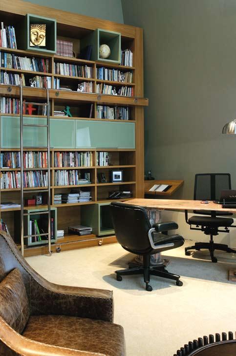 Bibliotecas particulares Fotos divulgação Versátil e atual No escritório de 36 m² de um empresário paulistano, estantes com possibilidade de ser ampliadas para acomodar a infinidade de livros eram