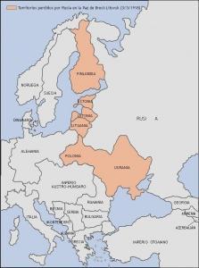 1917 o ano da mudança Saída da Rússia Com o triunfo da Revolução Russa de 1917, onde os bolcheviques estabeleceram-se no poder, foi assinado um acordo
