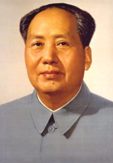 Mao Tsé-Tung líder Comunista, assume o governo Fundação