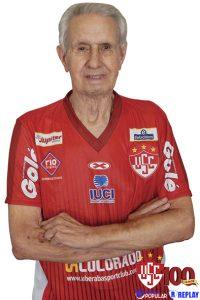 Walter Celani, o Tati, está sem dúvida entre os maiores craques do Uberaba Sport de todos os tempos. Meia cerebral, refinado, ele fez parte do grande time do USC na década de 50. Marcou época.