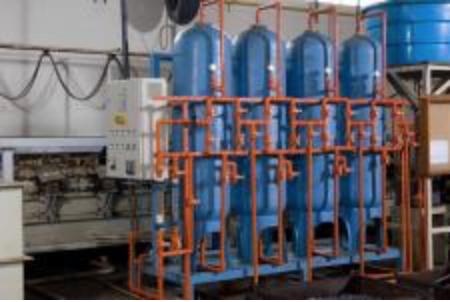 Como já foi visto, o processo industrial de galvanoplastia utiliza muita água, inclusive com a aplicação das outras técnicas de lavagem, o volume continua sendo muito alto.