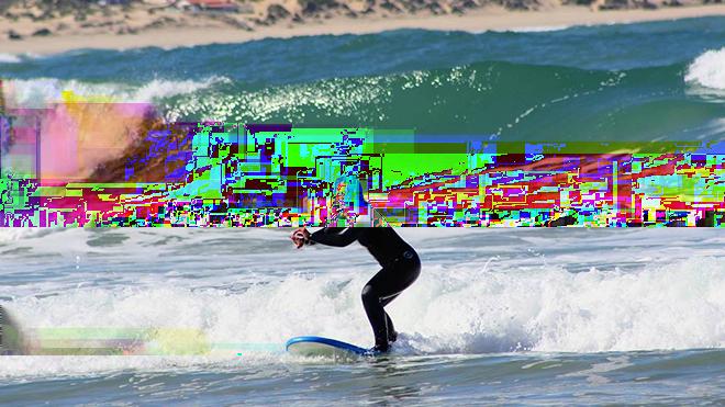 Photo: Centro de Portugal lissova Mais a norte, perto de Peniche, a Praia do Medão é outra referência pelas suas grandes ondas tubulares que fez com que passasse a ser conhecida por Praia de