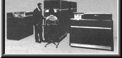 1951-1958: 1958: A Válvula a vácuo IBM 650 Em 1953, Jay Forrester, do MIT, construiu uma memória magnética menor e bem mais rápida, a qual substituía as que usavam válvulas eletrônicas.