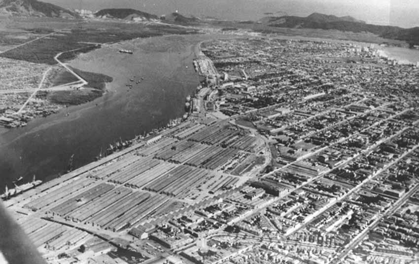 Docas de Santos - o cais do porto aumentou de 260 metros, de sua inauguração, para quase 12 quilometros de amurada de pedra ou