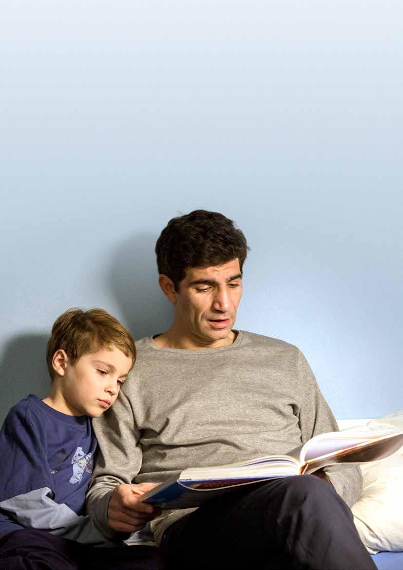 Sinopse Em Bucareste, Costi é um pai de família realizado. À noite, gosta de ler as aventuras de Robin dos Bosques ao filho de 6 anos, para o adormecer.