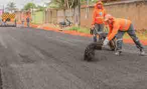 trabalho desenvolvido pela Empresa Municipal de Urbanização EMURB. Na manutenção dos pavimentos foram executados 834.765 m² de tapa buraco nas ruas da cidade, utilizando 101.