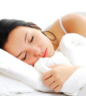 Descanso adequado O sono desempenha um processo fundamental na regeneração celular do