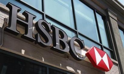 Banco HSBC O HSBC fecha agências e demite funcionários, mas lucra alto. No primeiro semestre, o ganho líquido mundial do banco inglês, que tem operações em 74 países, foi de US$ 9,46 bilhões.