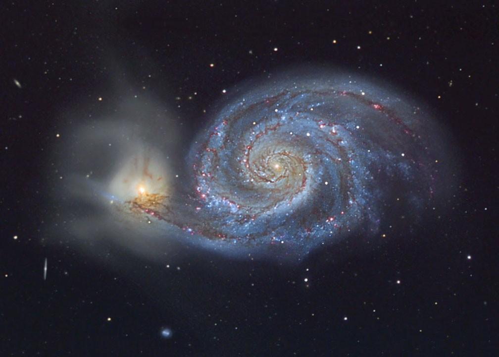 Colisões entre galáxias As interações produzem