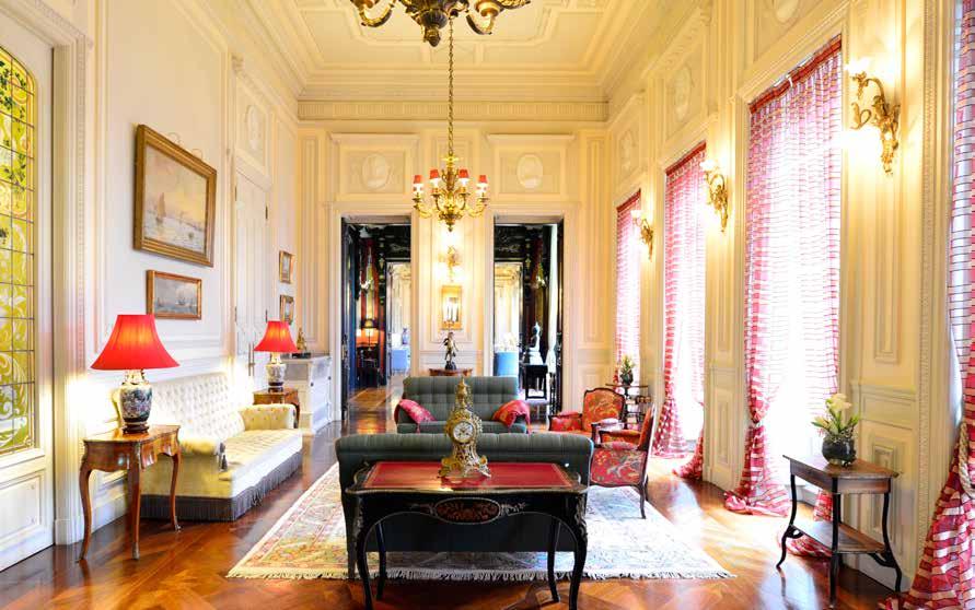 SALA VERDE / GREEN ROOM REST IN A LUXURIOUS NATIONAL MONUMENT RIGHT IN THE HEART OF LISBON.