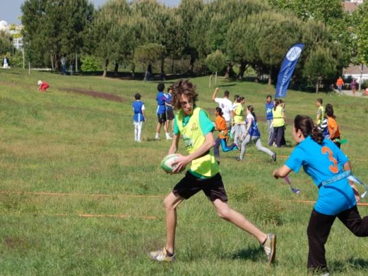 Objectivos do Convívio: Escolas Proporcionar aos alunos a pratica do rugby num campo relvado Estabelecer contacto entre as