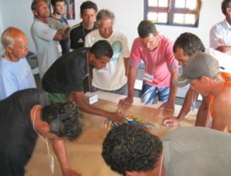 30/97 Número menor de reuniões (duas ou uma) foi realizado com as comunidades de pescadores artesanais atendidas pelo PAPP.