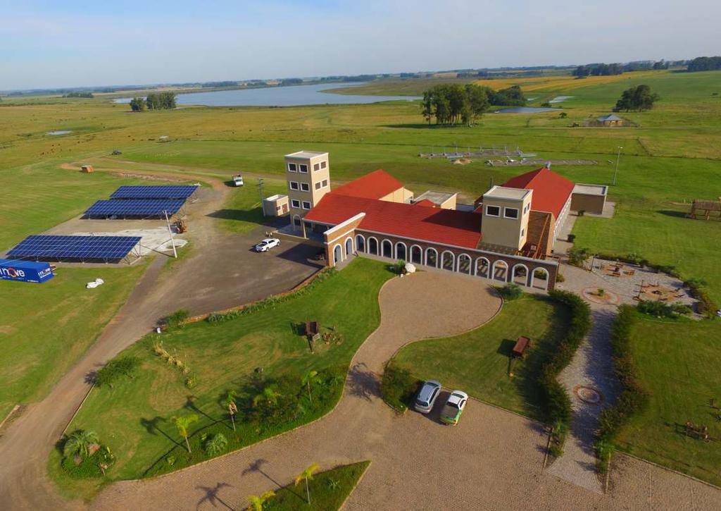 600 painéis foto-voltaicos 100% da demanda energética da vinícola Preocupação com sustentabilidade