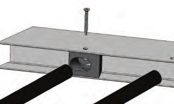 Fixe os balaústres com os parafusos de 4,8 x 38 mm fornecidos, certificando-se de que inseriu o parafuso no "X" central do balaústre.
