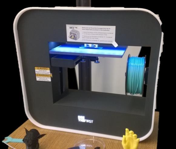 Trabalho experimental Objetivo: Produção de um modelo em plástico através de uma impressora 3D. Fig. 11 - Protótipo (chave). Fig. 10 - Impressora 3D BeeTheFirst 1.
