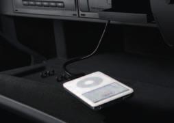 Adaptador para ipod 1 Permite ligar o ipod ao seu autorádio ou sistema de navegação Audi e controlálo através do seu automóvel.