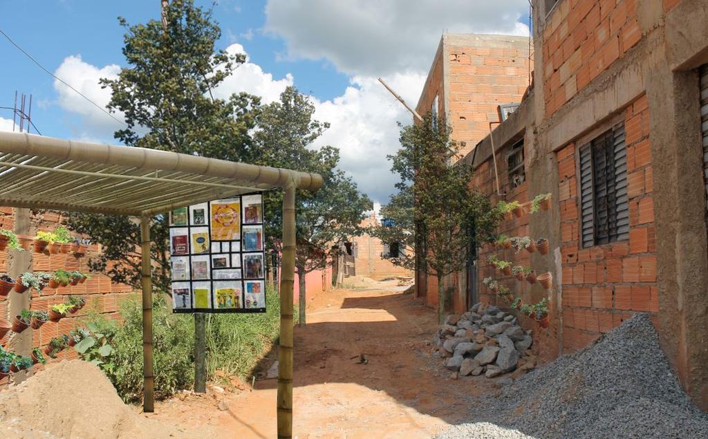 kit praça: rua plana pergolado + trepadeira + arborização: sombra