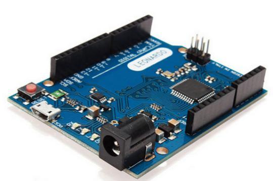 INTRODUÇÃO A Plataforma Arduino é considerada plataforma aberta, ou