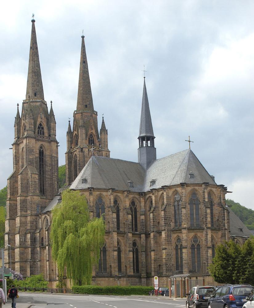 Gótico Alemão No século XIII, a Alemanha desenvolveu um gótico com