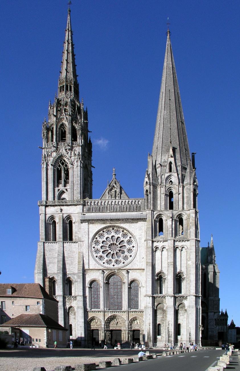 O Portal desta catedral é considerado um dos