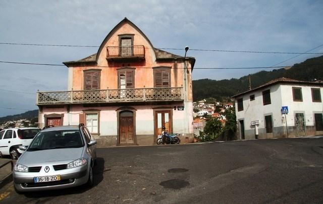 TOPONÍMIA DO FUNCHAL: LARGOS 5 LARGO DO ENCONTRO Nelson Veríssimo é a paisagem quem traça a memória e exerce o poder que das raízes emana José António Gonçalves. A Vida. O Escritor. Lisboa. N.º 7 (Mar.